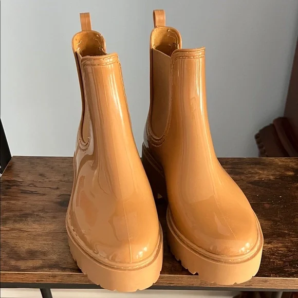 Dolce Vita Thunder H2O Boot- size 7 - Picture 1 of 6